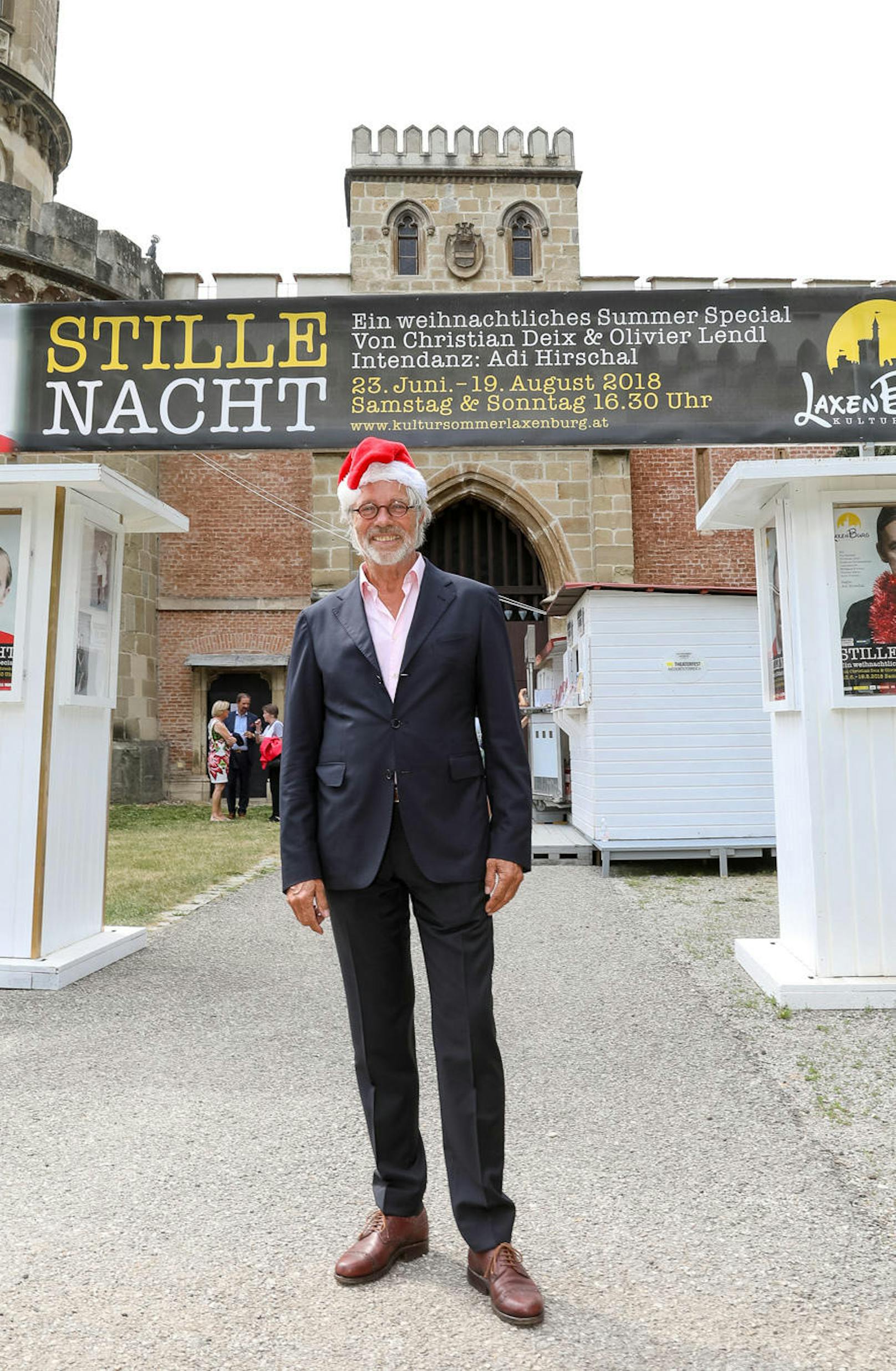 Intendant Adi Hirschal hat heuer in Laxenburg Weihnachten vorverlegt