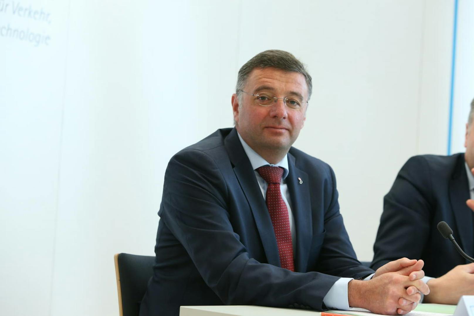 Neben seiner Tätigkeit als Nationalratsmandatar wird der bisherige Infrastrukturminister Jörg Leichtfried auch stellvertretender Klubobmann.