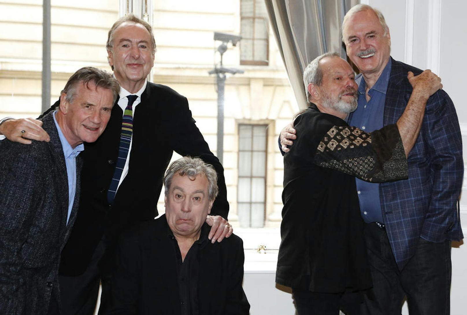 Gefeierte Superstars: Die noch lebenden Monty Python: v.l.n.r. Michael Palin, Eric Idle, Terry Jones, Terry Gilliam und John Cleese