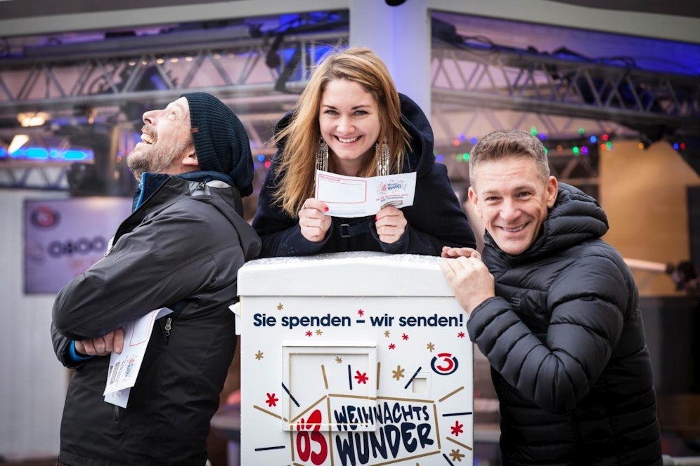 Hörerwünsche können rund um die Uhr vor Ort am Telefon oder im Internet abgegeben werden. Natürlich gegen eine Spende