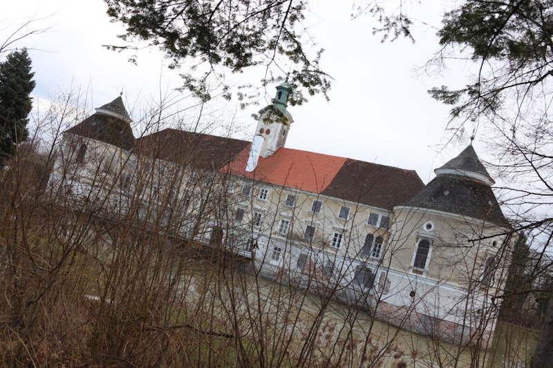 Das Wasserschloss Aistersheim wird Anfang März zum Schauplatz eines internationalen Rechten-Treffens.