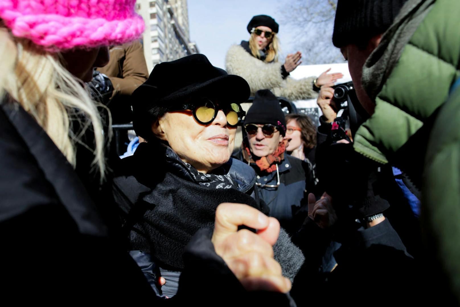 Yoko Ono ging beim Women's March in Manhattan in New York City auf die Straße