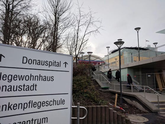 Der Bub wurde nach der Erstversorgung ins Donauspital geflogen.