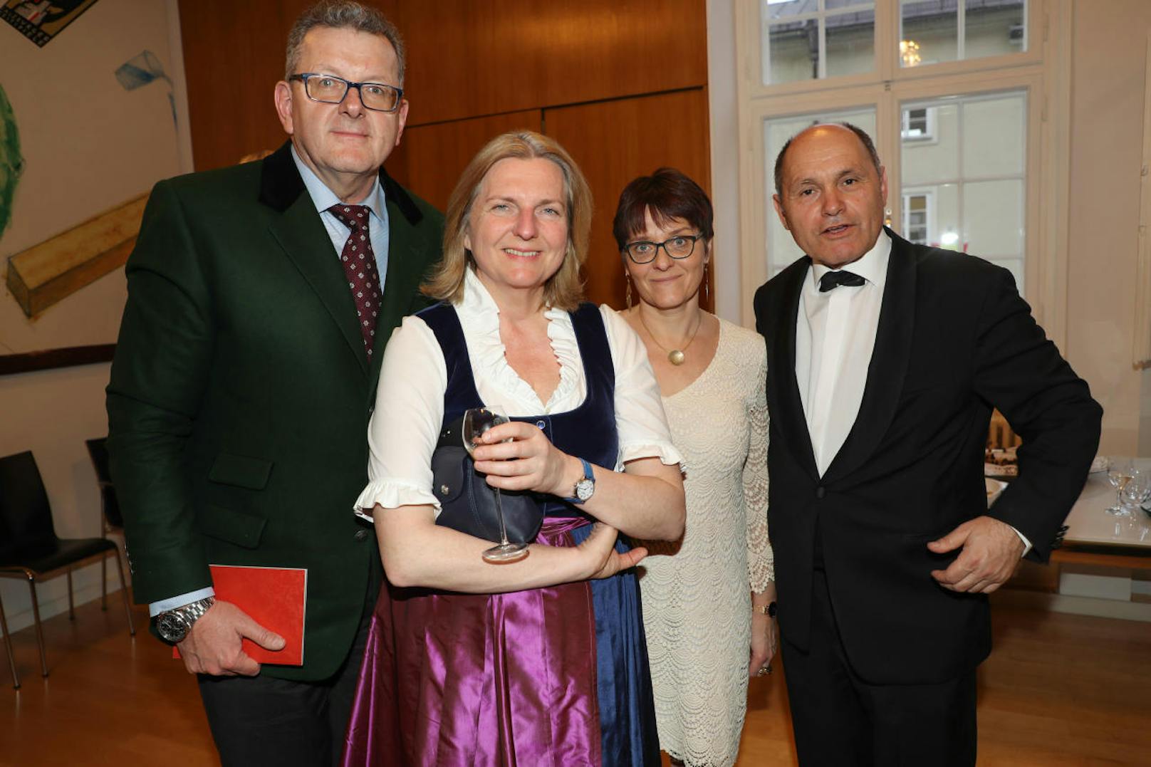 Karin Kneissl mit Lebensgefährte Wolfgang Meilinger, Marlies Sobotka und Nationalratspräsident Wolfgang Sobotka