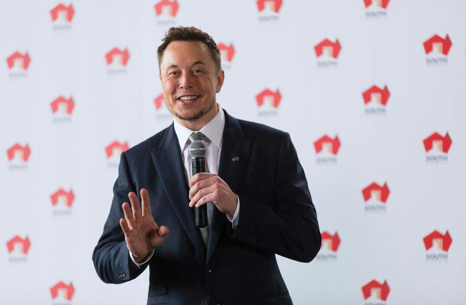 Elon Musk ist bekannt für seine skurrilen Auftritte auf Twitter.