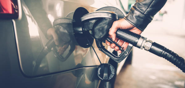 Die Spritpreise waren 2020 günstiger, nun steigen sie wieder an.