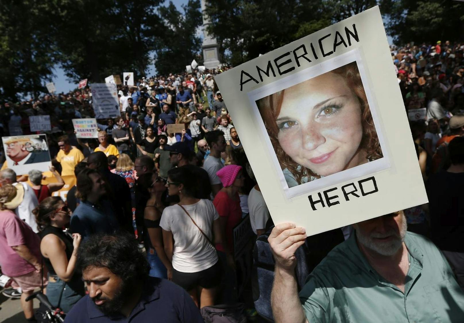 Dabei wurde die 32-jährige Heather Heyer getötet, mehrere weitere Demonstranten wurden verletzt.