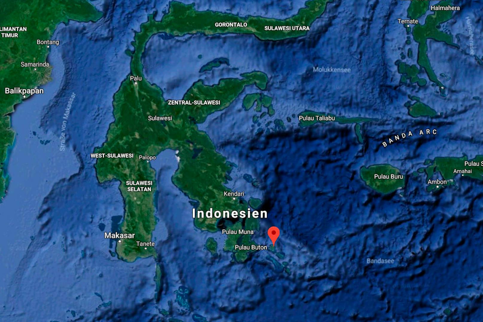 ... dem Nationalpark Wakatobi gefunden. Der Park liegt südöstlich von Sulawesi und ist unter Tauchern berühmt für sein weitverzweigtes Riff und die beeindruckende Unterwasserwelt mit Rochen und Walen.