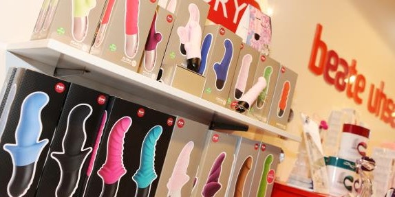 Download von www.picturedesk.com am 15.12.2017 (10:38).  Sex toys are featured at a shop of company Beate Uhse in Flensburg, Germany, 23 July 2013. The Beate Uhse company holds its general meeting on 29 July 2013 in Flensburg. Photo: Malte Christians - 20130723_PD7266