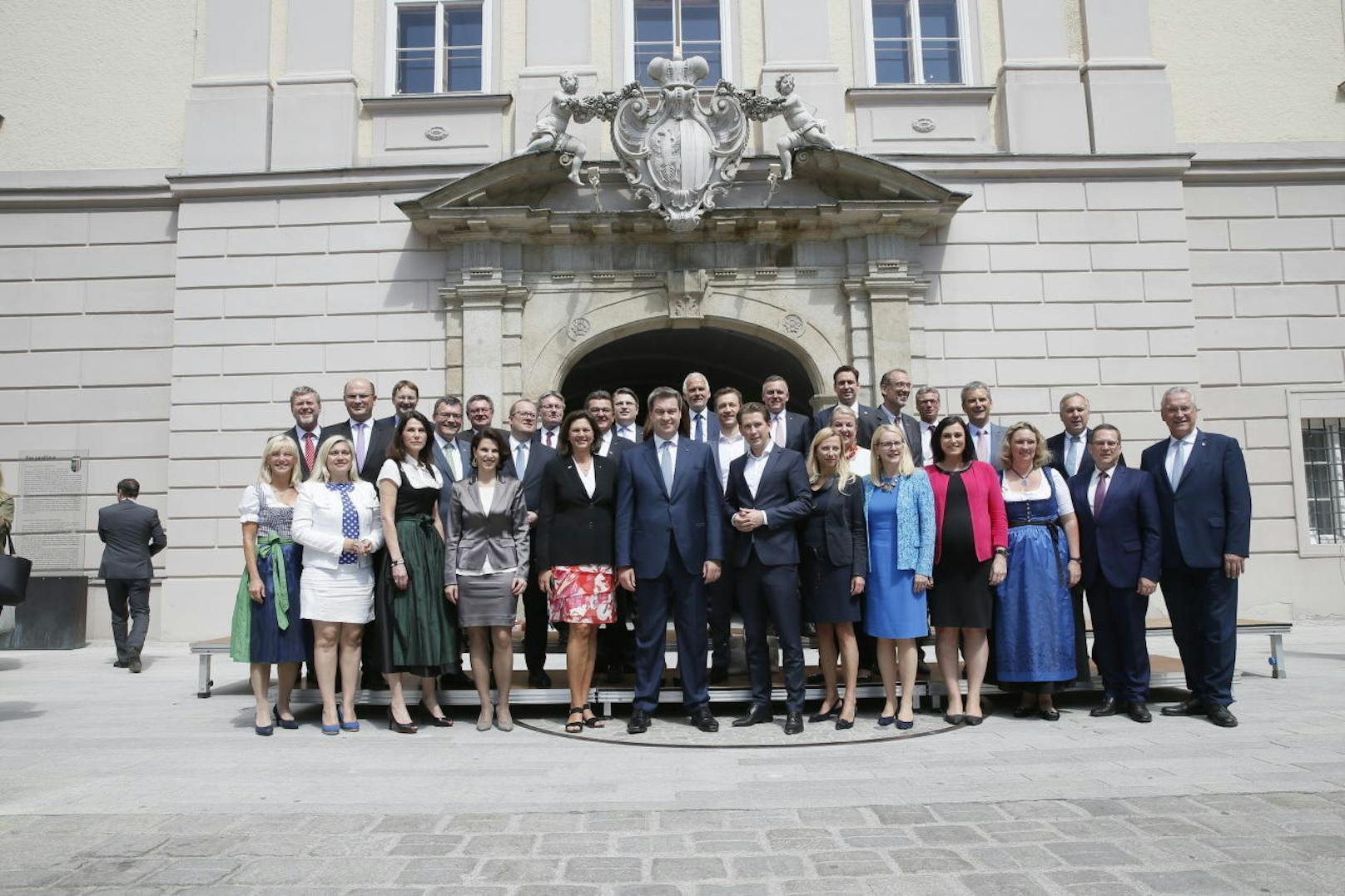 Gruppenbild der Delegationen