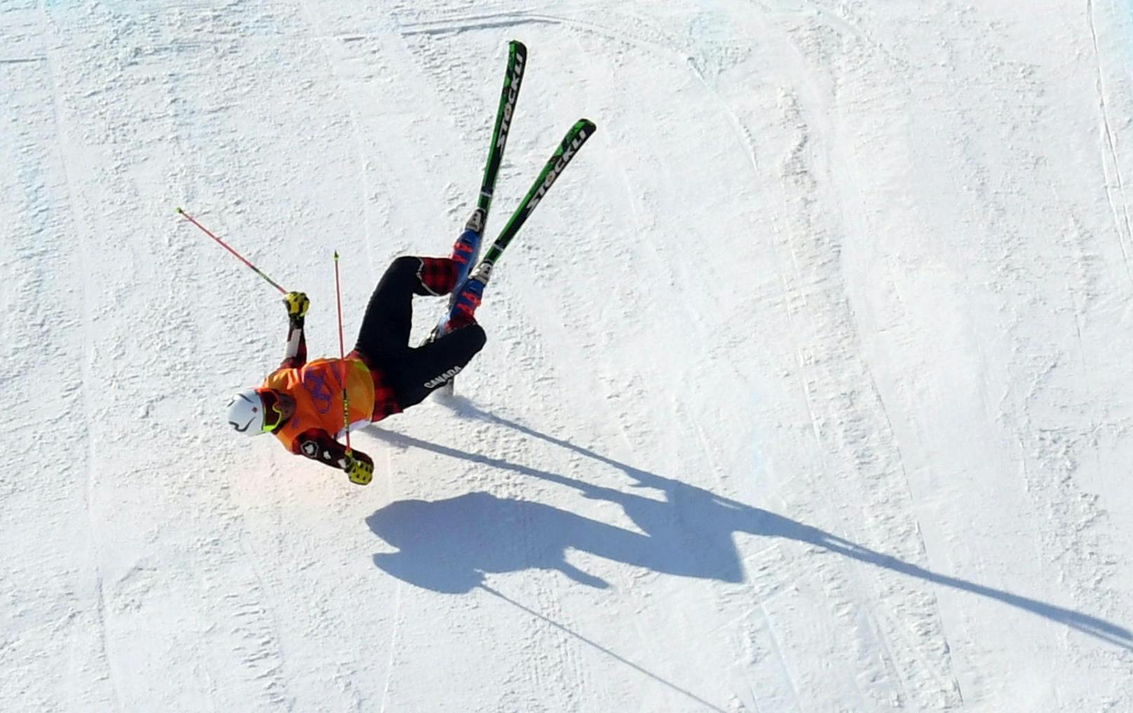 Ebenfalls im Skicross erwischte es den kanadischen Routinier Chris Delbosco schwer. Der 35-Jährige zog sich einen Beckenbruch zu, Frankreichs Hoffnung Terence Tchiknavorian zog sich einen Schienbeinbruch zu.
