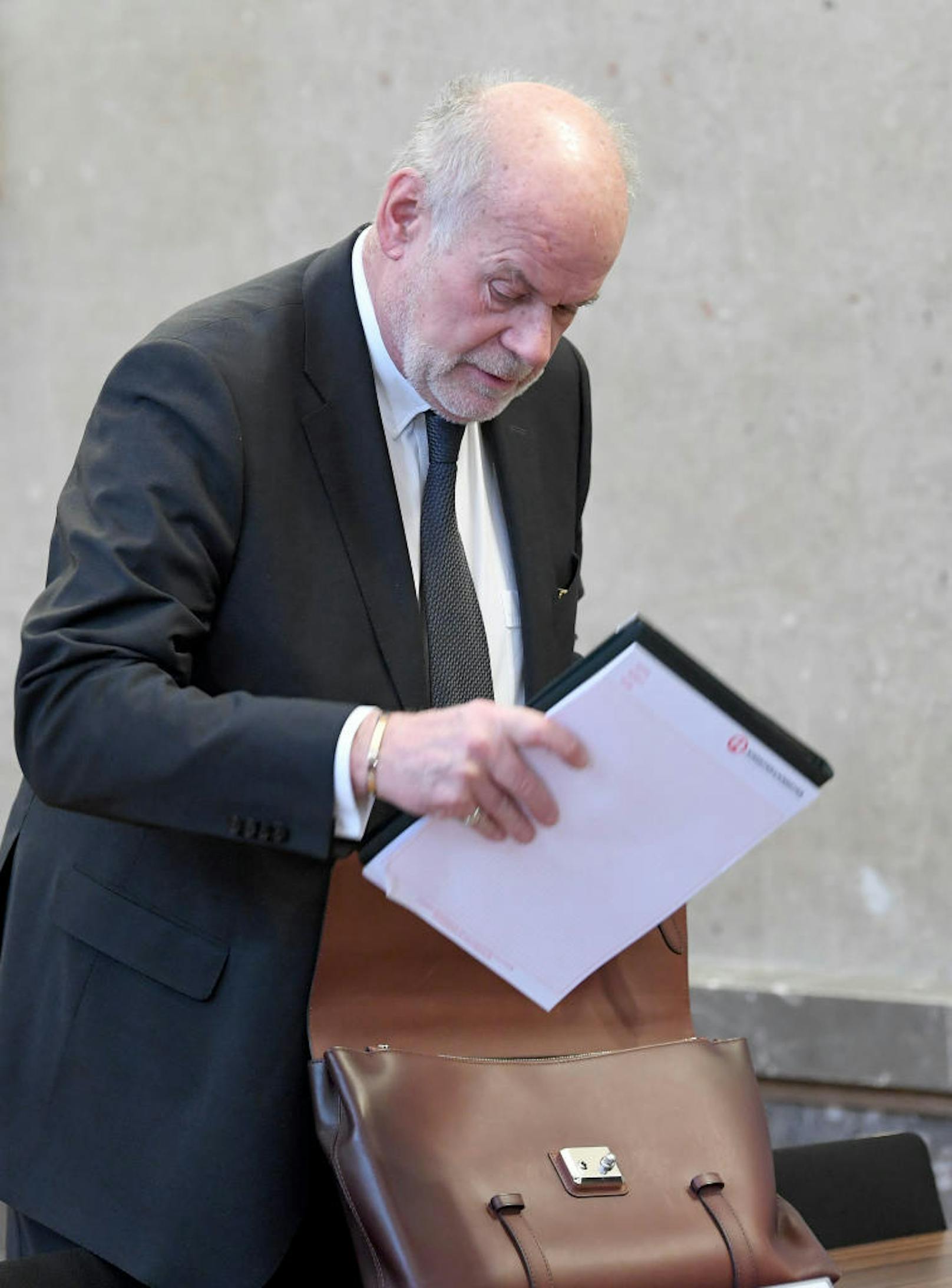 Anwalt Manfred Ainedter