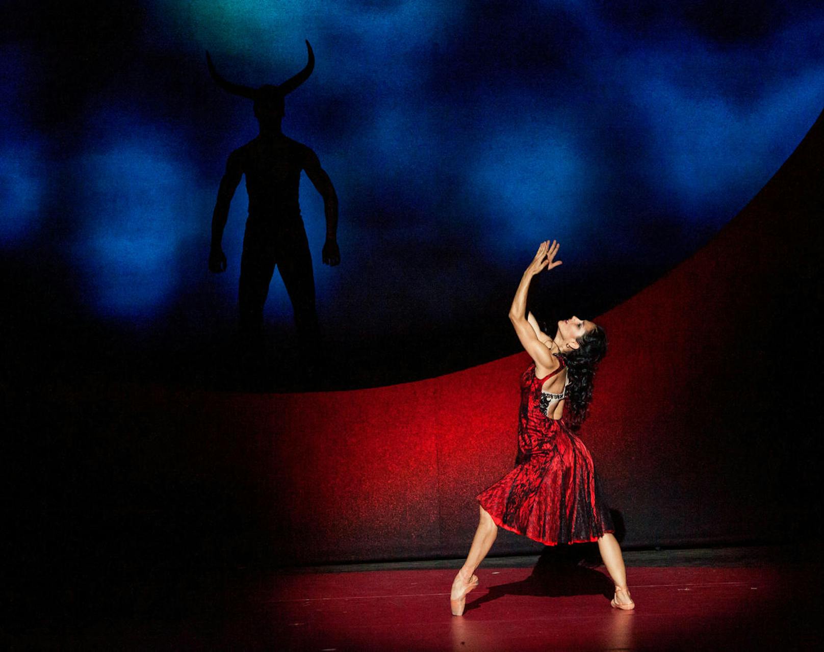 Tanz-Superstar Carlos Acosta läutet mit "Carmen" die fulminante Saison im Festspielhaus Sankt Pölten ein.