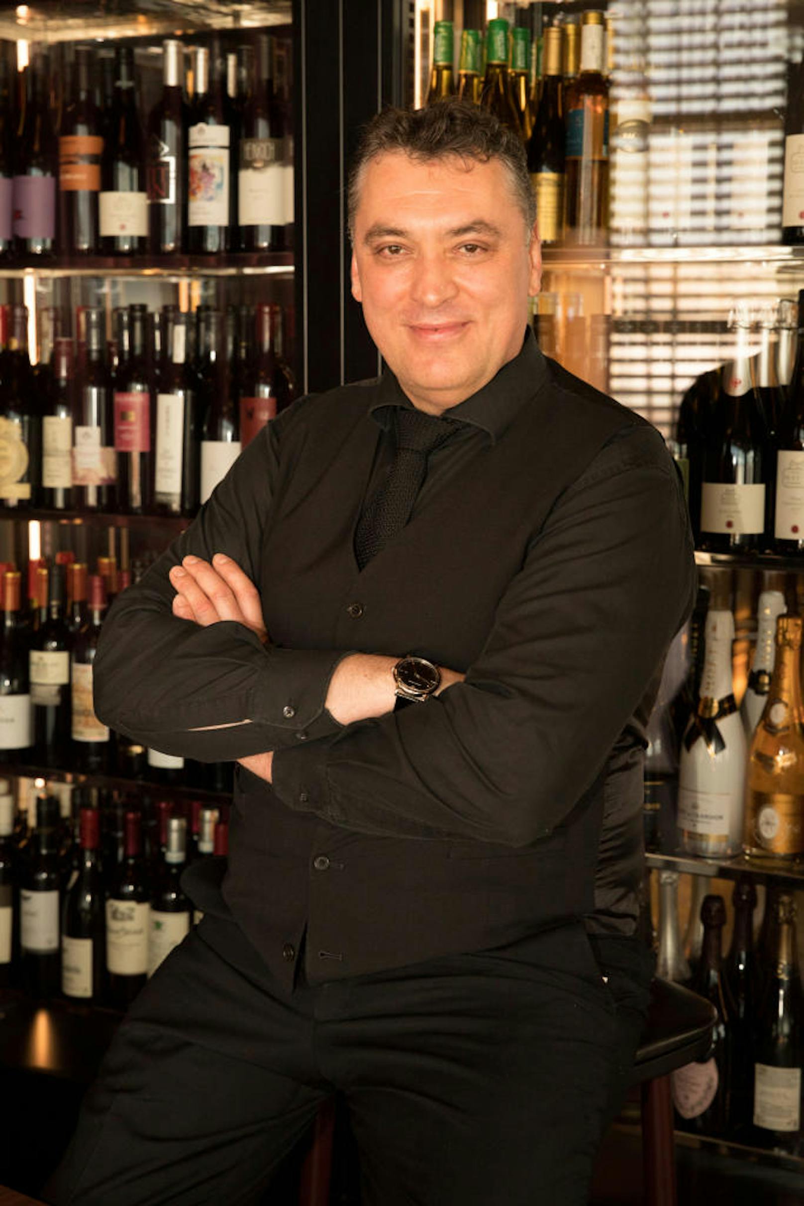 Heinz Kaiser wird hinter der Bar neue Meilensteine setzen und hat sich zum Ziel gesetzt "Cocktails so zu servieren, wie sie ursprünglich bei ihrer Kreation gedacht waren - da wird auch ein Klassiker wie eine Pina Colada zum erfrischenden Genusserlebnis.