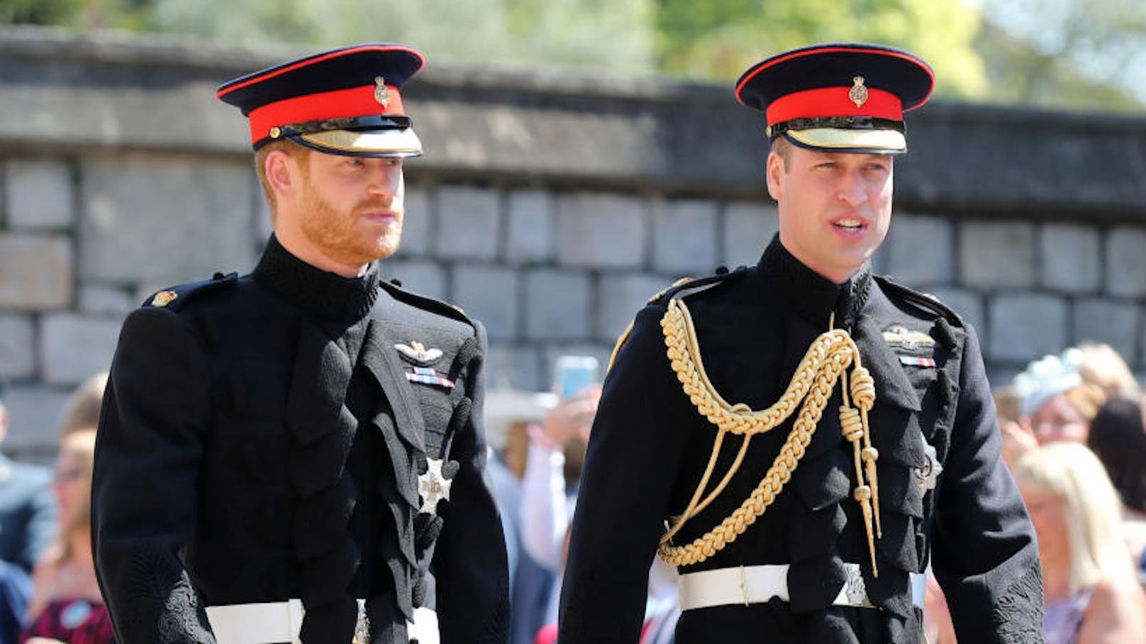 <strong>Prinz Harry</strong> und <strong>Prinz William</strong> werden am kommenden Wochenende ihrem Großvater Prinz Philip auf Schloss Windsor die letzte Ehre erweisen.<br>