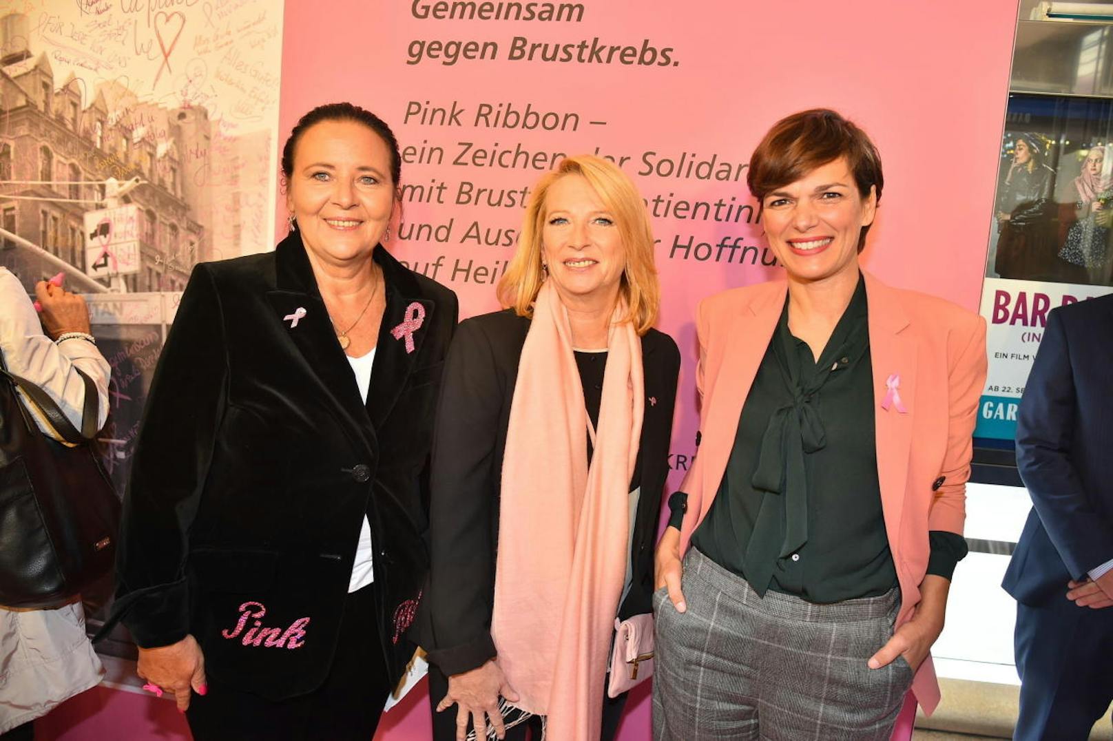 Krebshilfe GF Doris Kiefhaber, Nationalratspräsidentin Doris Bures, Gesundheits- und Frauenministerin Pamela Rendi-Wagner