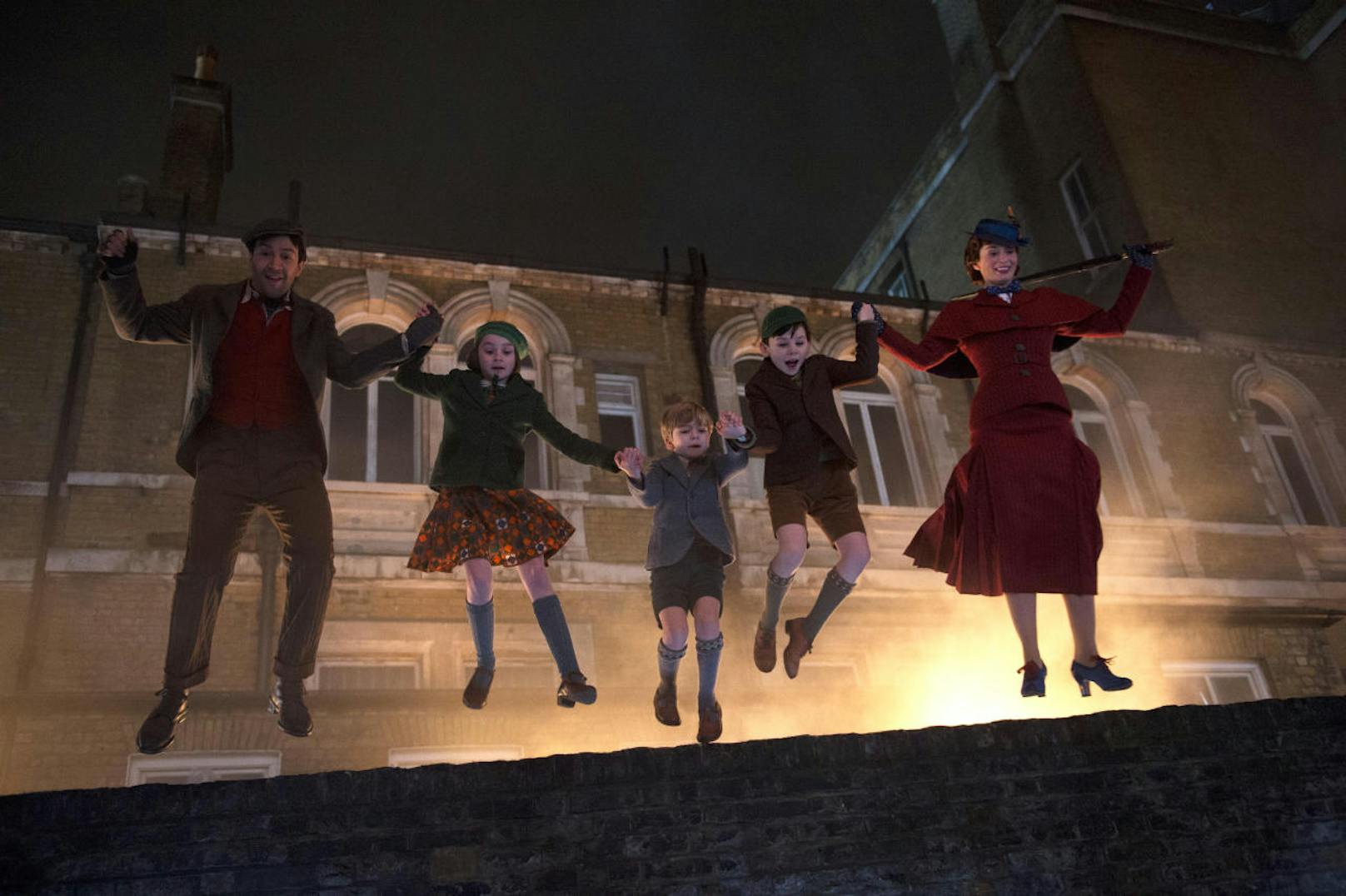 Jack (Lin-Manuel Miranda), Annabel (Pixie Davies), Georgie (Joel Dawson), John (Nathanael Saleh) und Mary Poppins (Emily Blunt) "Mary Poppins Returns". 