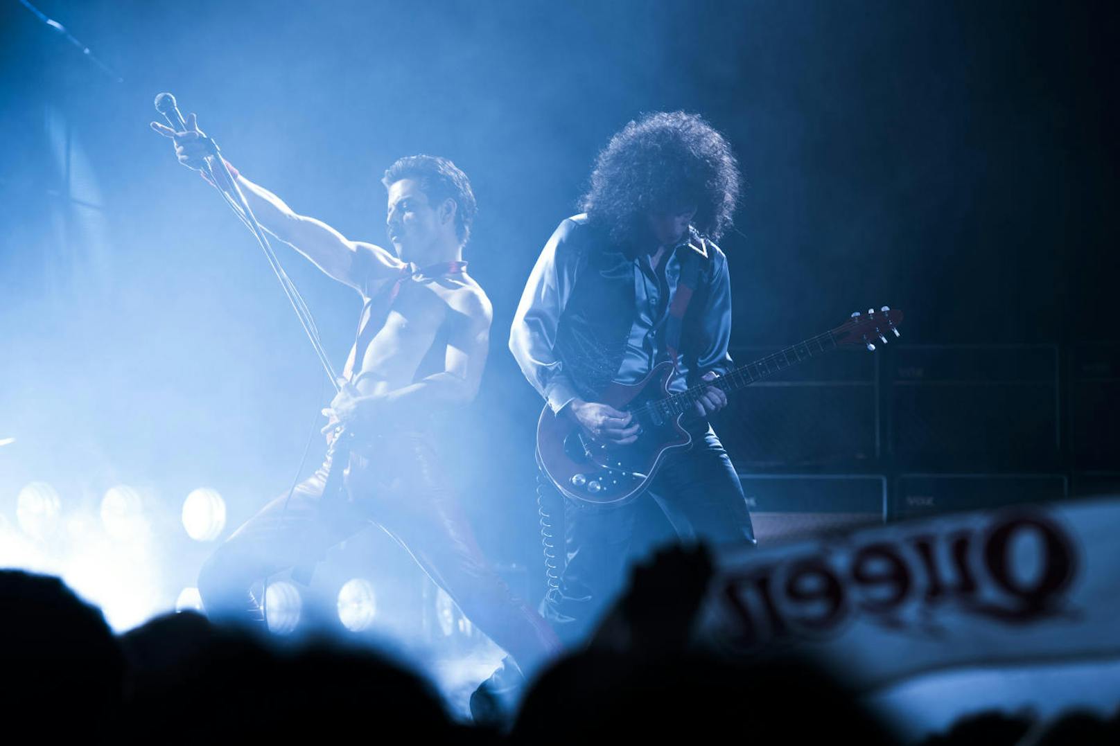 Frappante Ähnlichkeit: (v.li.) Freddie Mercury (Rami Malek), Brian May (Gwilym Lee)