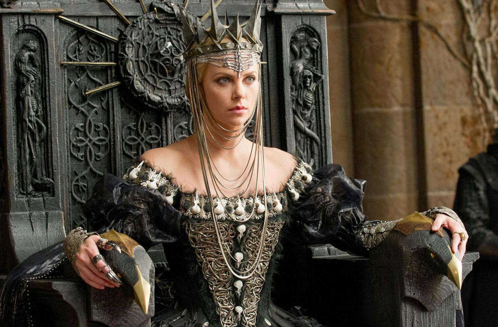 Charlize Theron in "Snow White & The Huntsman"