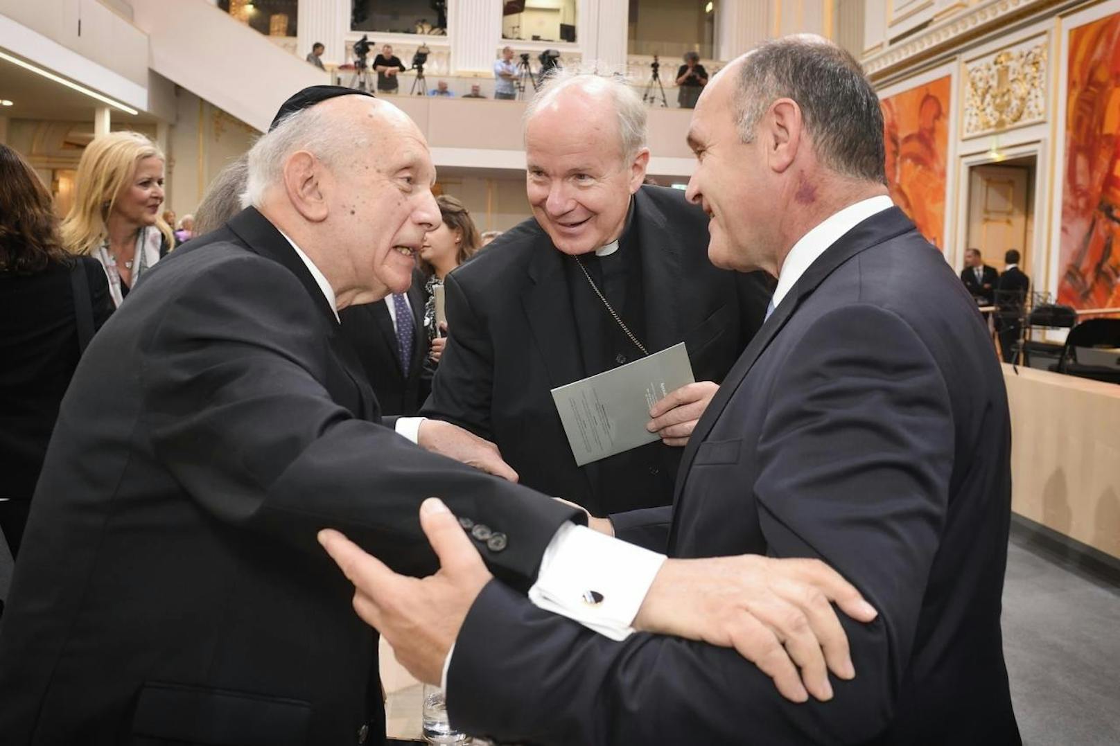 Von links: Rabbi Arthur Schneier, Kardinal Christoph Schönborn, Nationalratspräsident Wolfgang Sobotka.