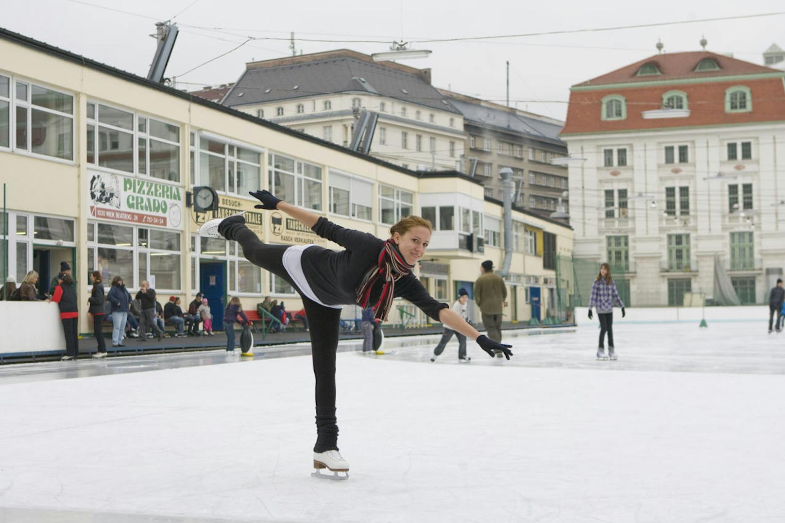 Skaten am Eislaufverein in Wien-Landstraße.