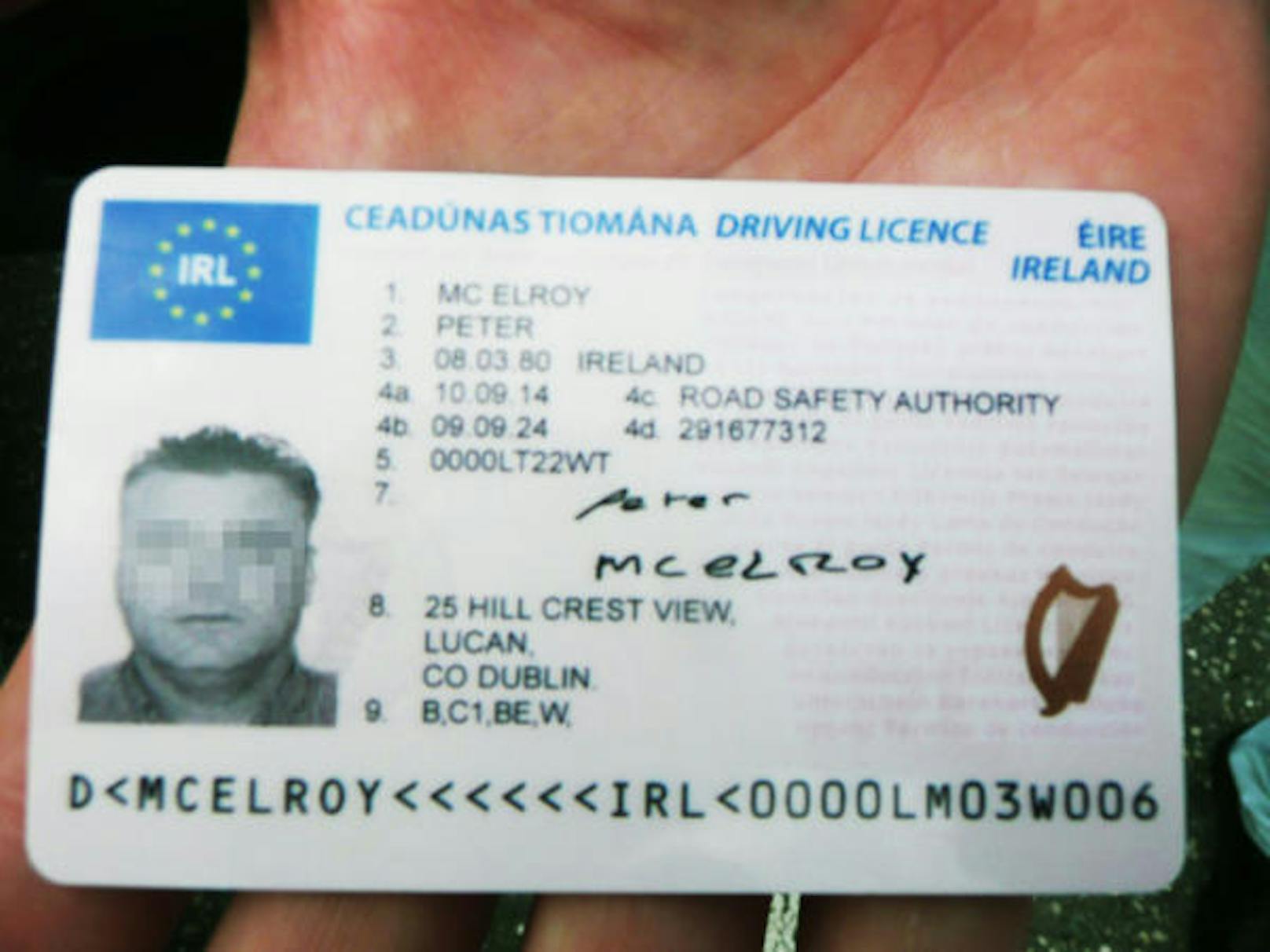 Auch dieser Führerausweis wurde einigen Opfern vorgewiesen. Es handelt sich stets um einen irischen Führerausweis.