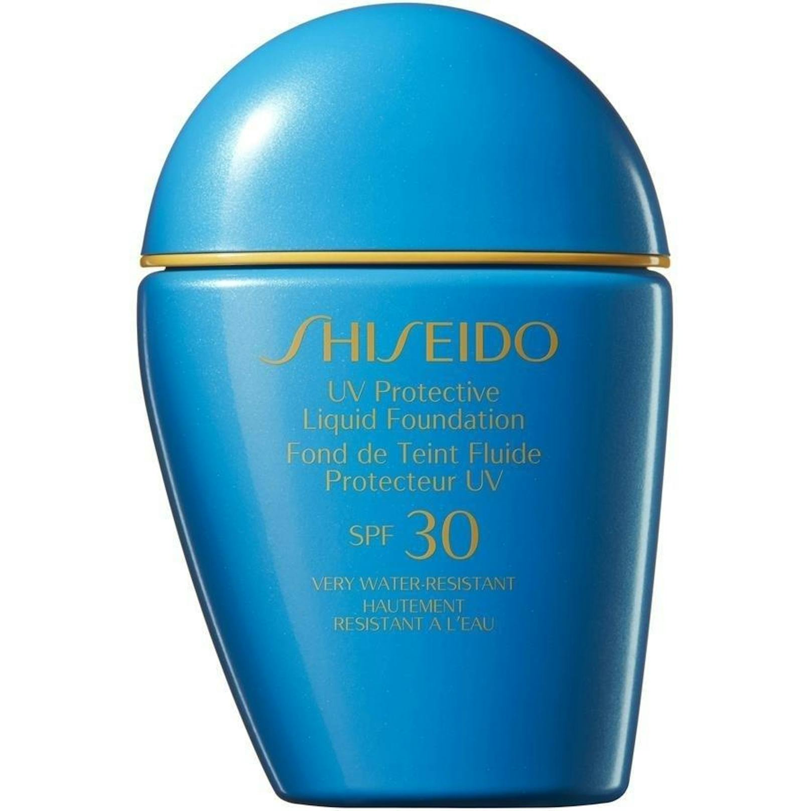 <b>Full Coverage Make-up: Suncare UV Protective Liquid Foundation von Shiseido um 39,99 Euro</b>
Die pflegende, wasserfeste Flüssig-Foundation mit LSF 30 schenkt der Haut ein makelloses, schimmerndes Finish. Sie ist äußerst resistent gegen Schweiß, Wasser und Sebum, abriebfest und wirkt über Stunden frisch und farbecht.