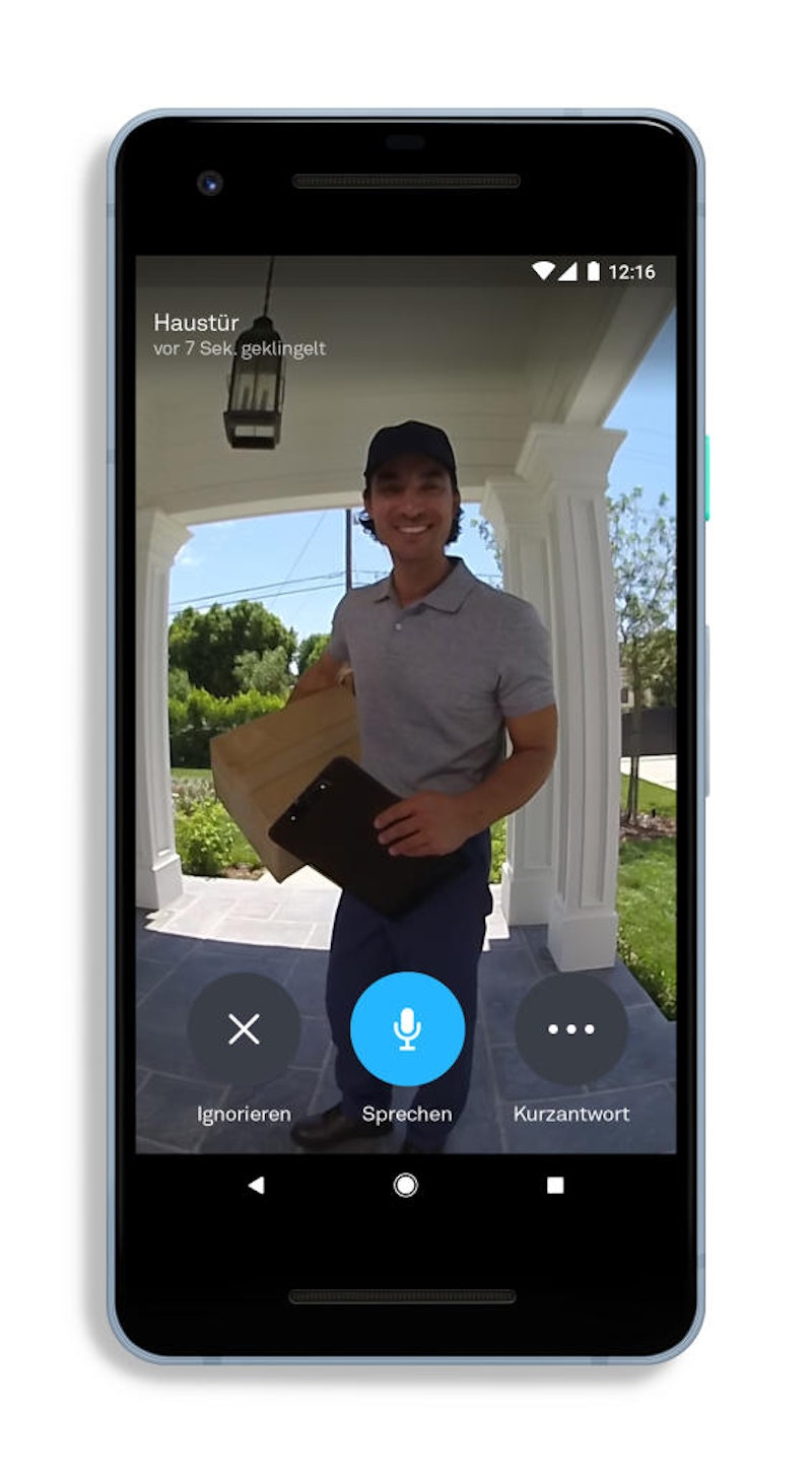 Sie benachrichtigt Haus- und Wohnungsbesitzer über das Smartphone, dass Besucher vor der Tür stehen.