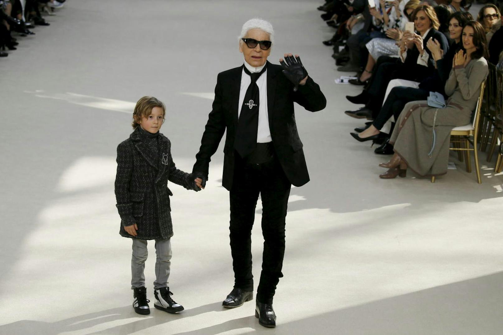 Karl Lagerfeld und Model Hudson Kroenig 