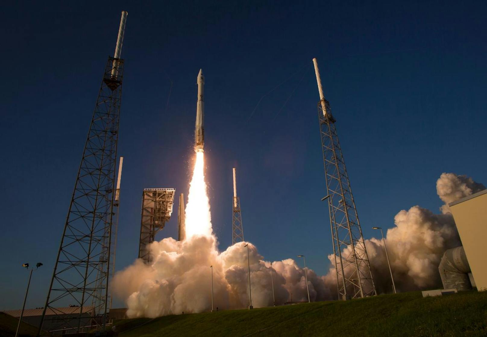 OSIRIS-REx startete ihre Reise ins All am 8. September 2016 in Cape Canaveral, Florida.