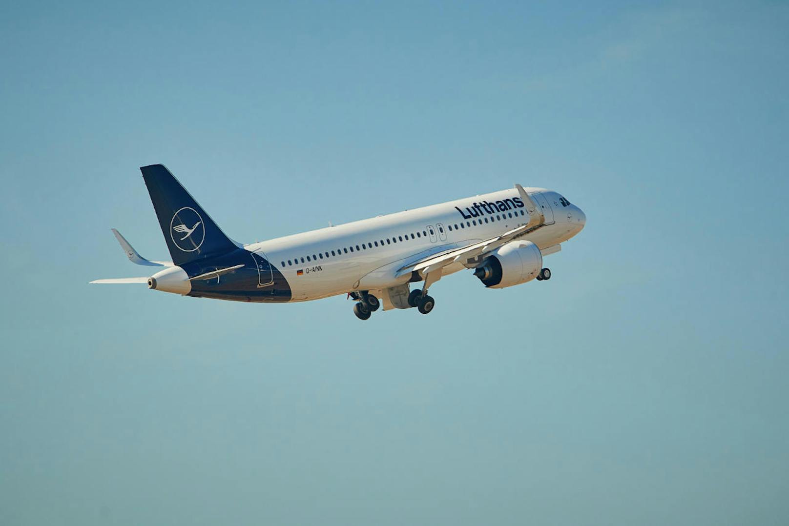 Gemessen an der Anzahl der beförderten Passagiere gilt der Konzern als größtes Luftverkehrsunternehmen Europas.