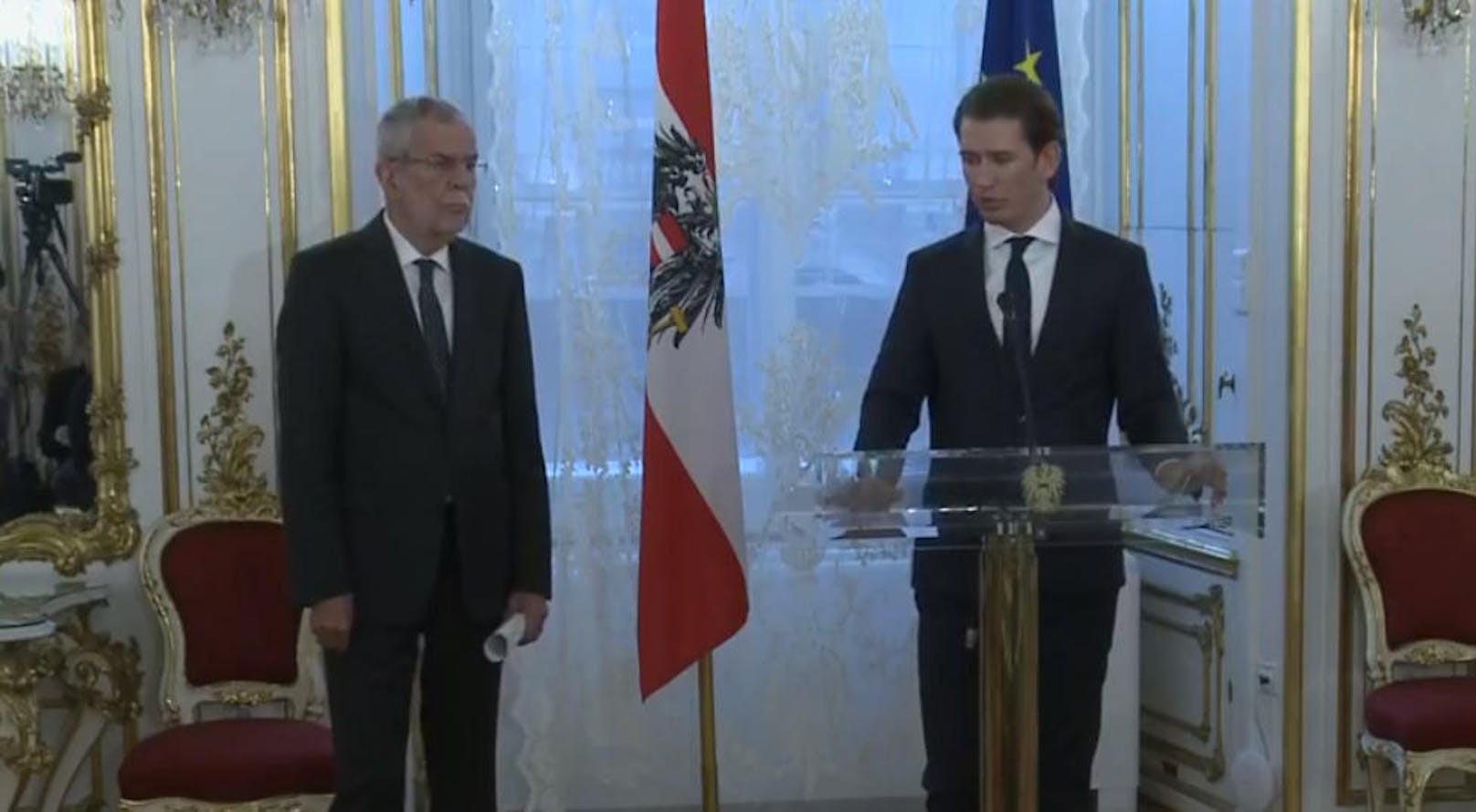 Präsident Van der Bellen und Kanzler Kurz traten vor die Presse.