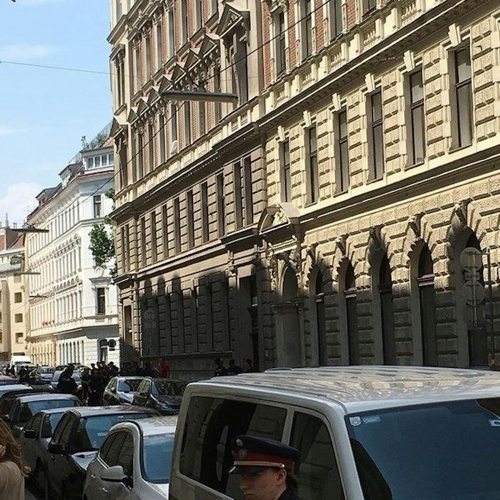 In Wien-Wieden kam es am Dienstagvormittag zu einer Bluttat. Die Polizei geht von Mord und Selbstmord aus.  
