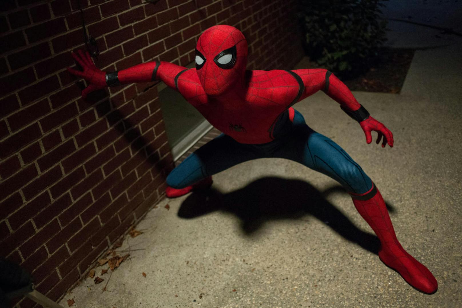 SPIDER-MAN: FAR FROM HOME. Das zweite Kinoabenteuer für Tom Hollands Spidey (hier auf einem Bild aus "Spider-Man: Homecoming"). Jacke Gyllenhaal spielt den Schurken Mysterio. 

Kinostart: 5. Juli