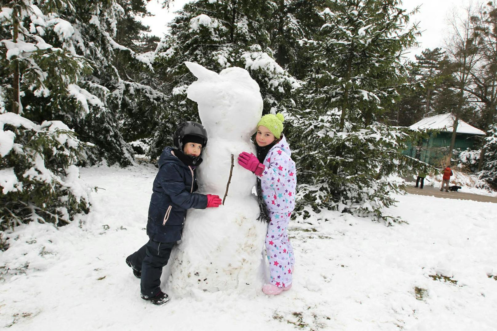 Schneemannbauen im Türkenschanzpark