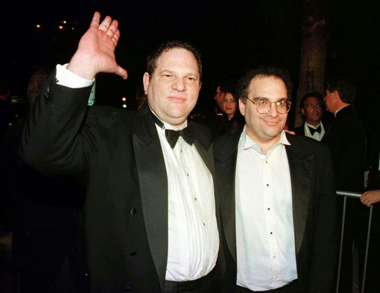 Harvey und Bob Weinstein bei einer Miramax Party am 24. März 1997 im Mondrian Hotel in Los Angeles. 