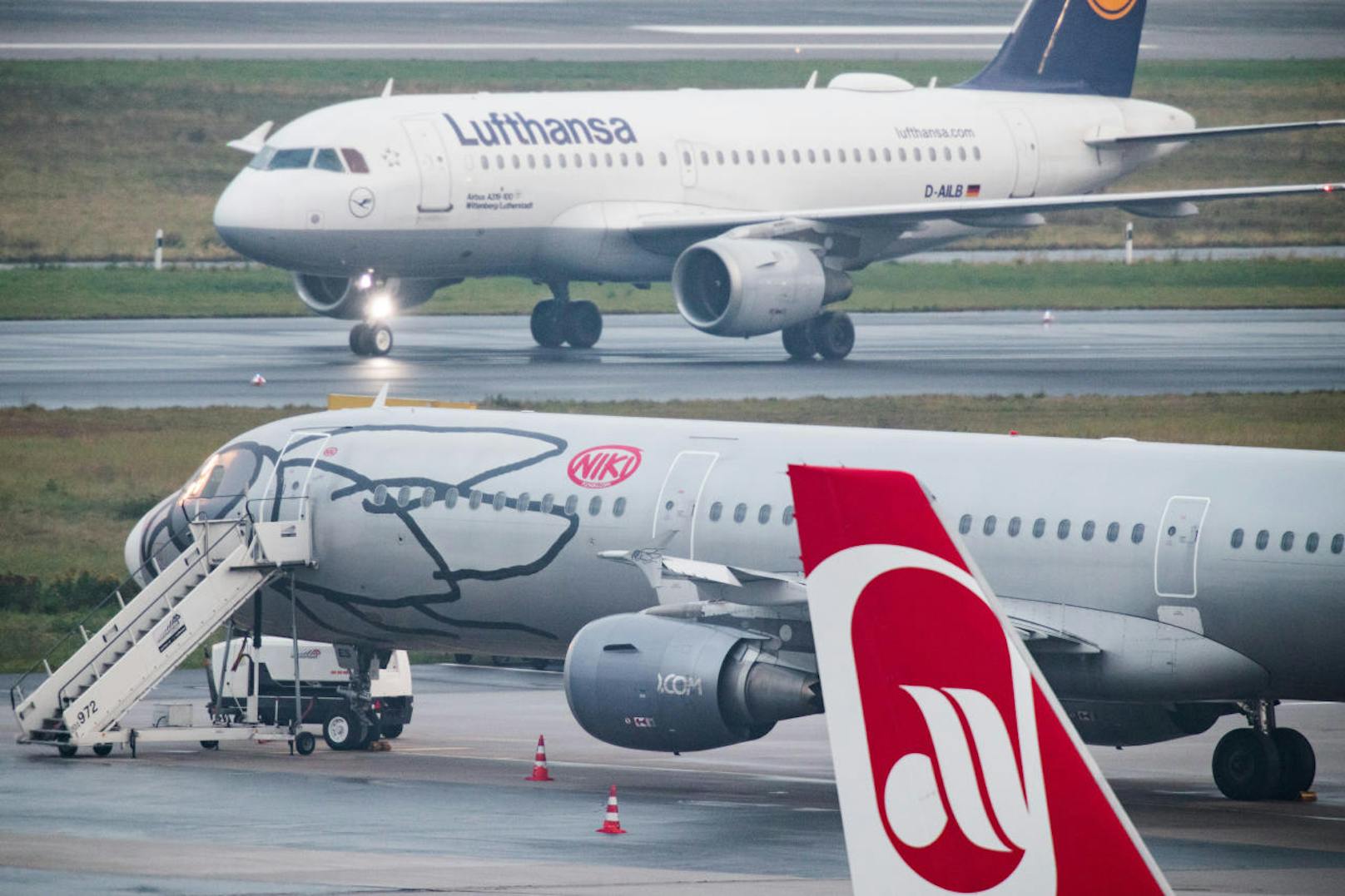 "Nach klaren Signalen aus Brüssel verzichtet die Lufthansa Group auf Übernahme von Niki", teilte die Lufthansa am Mittwoch als Reaktion auf kartellrechtliche Zweifel der EU-Wettbewerbsbehörde.