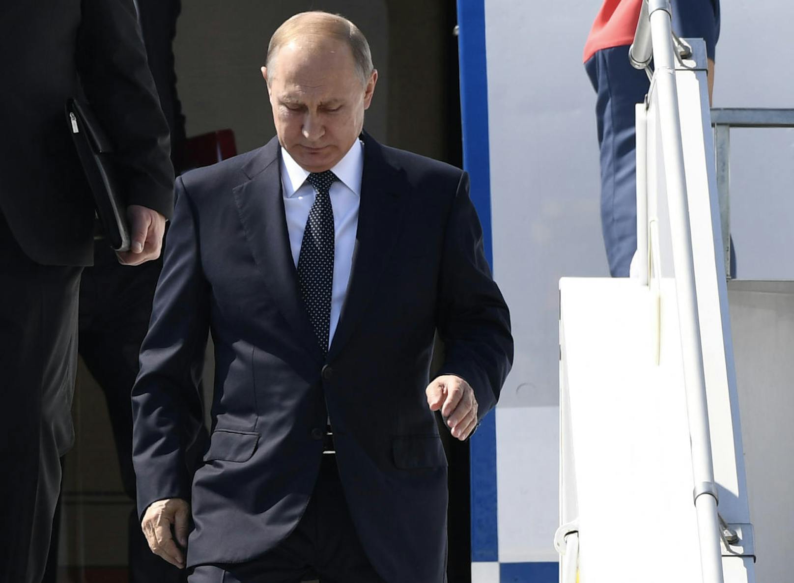 Der russische Präsident ist mit Verspätung in Finnlands Hauptstadt eingetroffen. 