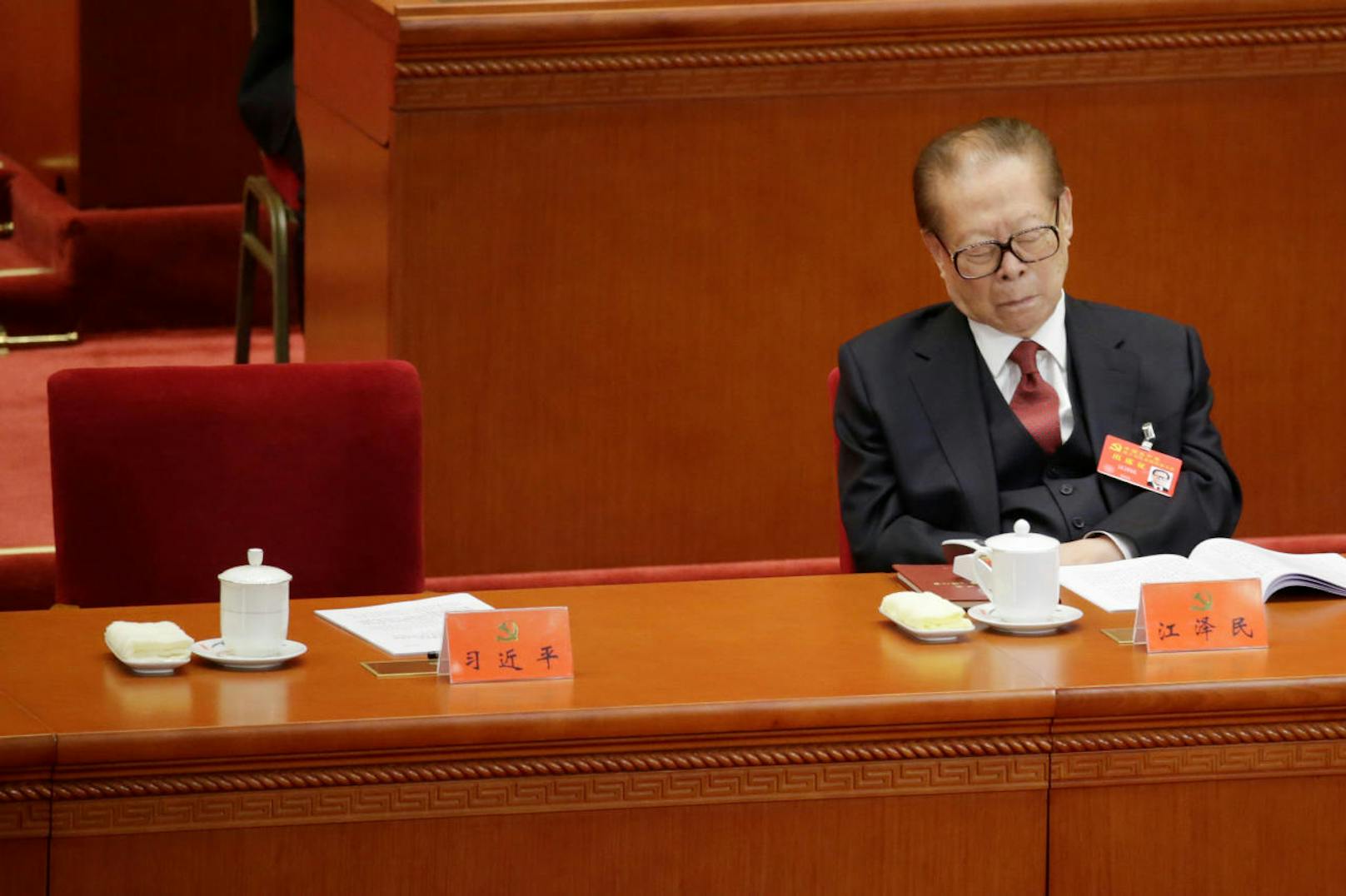 Former Chinese President Jiang Zemin is seen during the opening of the 19th National Congress of the Communist Party of China at the Great Hall of the People in Beijing, China October 18, 2017.  REUTERS/Aly Song - RC111F6BCB00