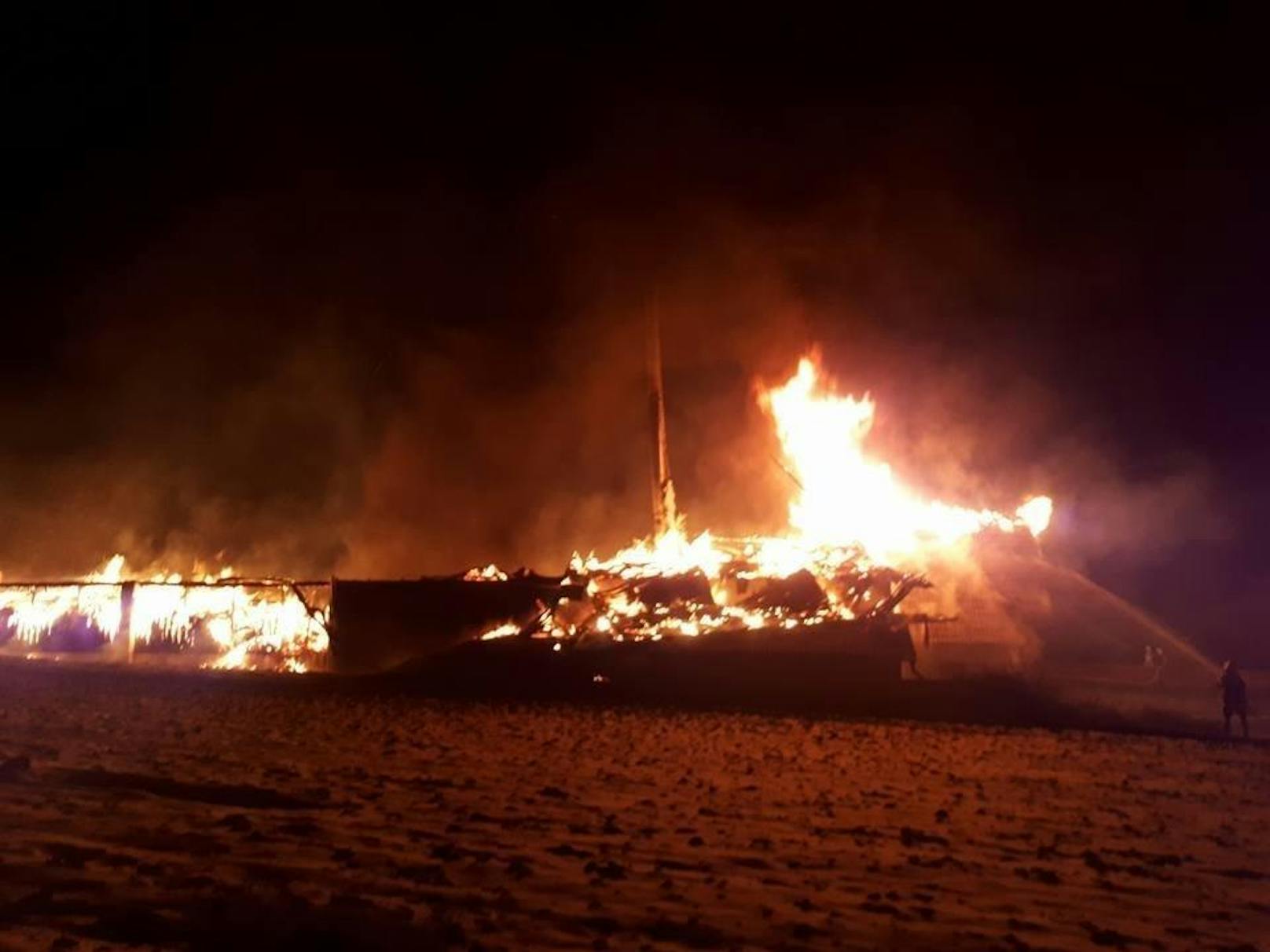 Das Fernheizwerk in Poysbrunn brannte ab.