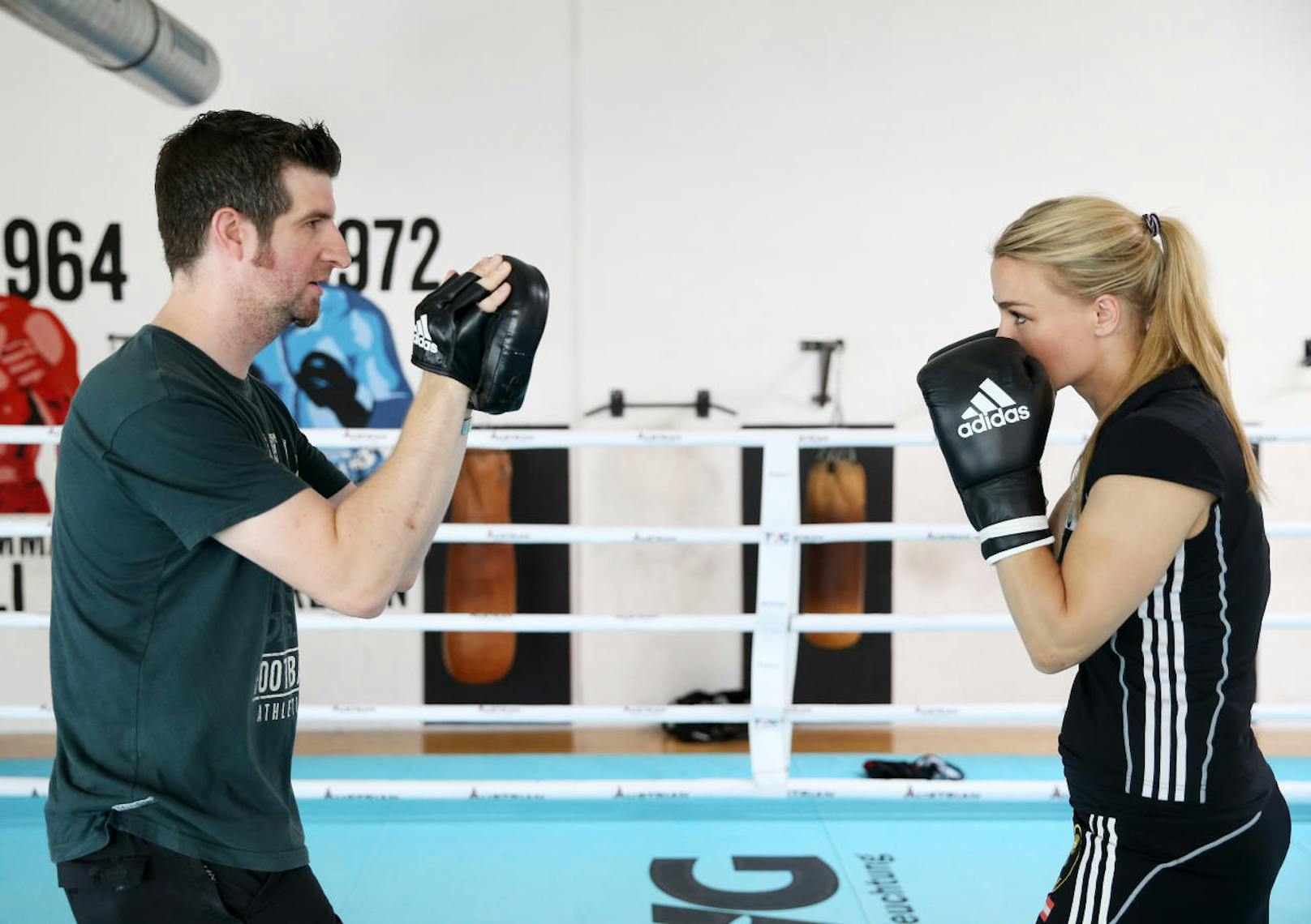 "Heute" im Ring mit Boxerin Nicole Wesner! Hier die Bilder vom Training mit der Weltmeisterin.