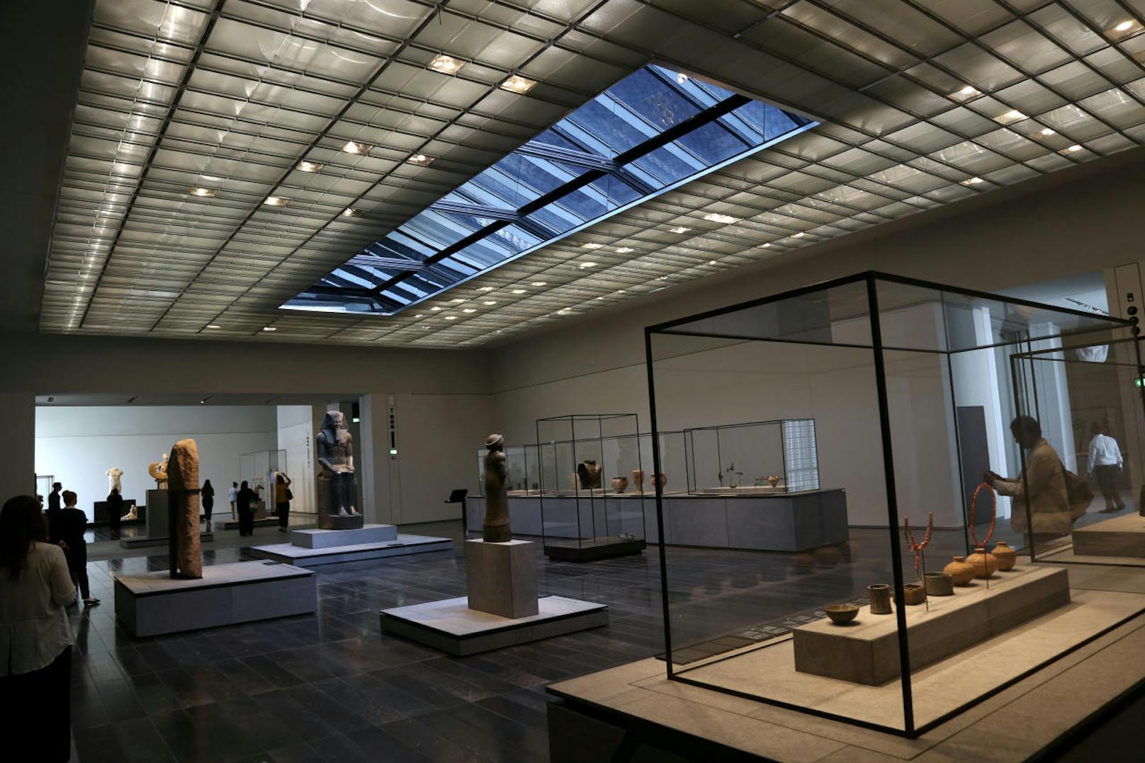 Blick in den neuen Louvre Abu Dhabi