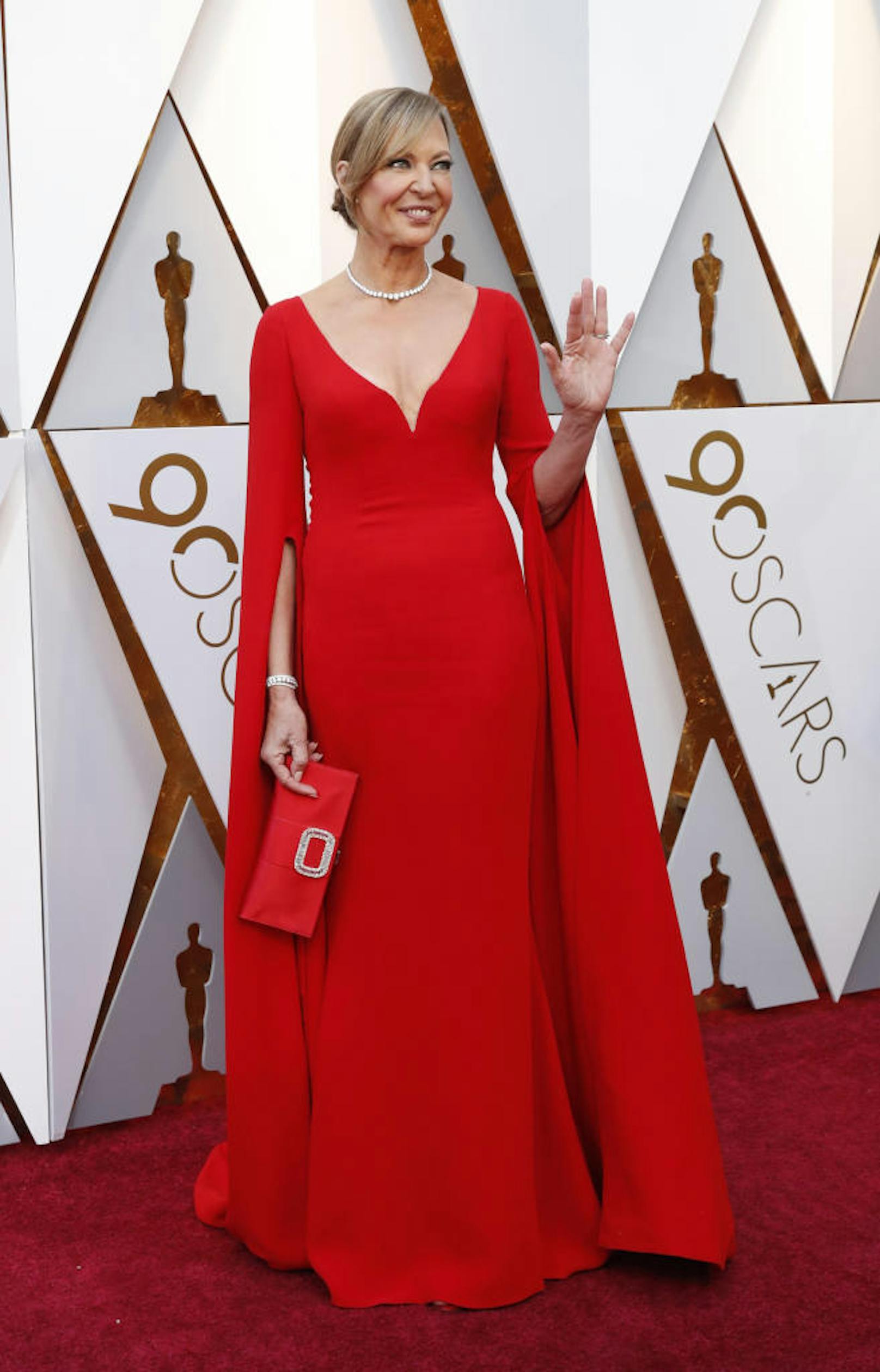 <b>Allison Janney</b>, sie gewann an diesem Abend den Oscar als Beste Nebendarstellerin, strahlte als Lady in Red dank Reem Acra.