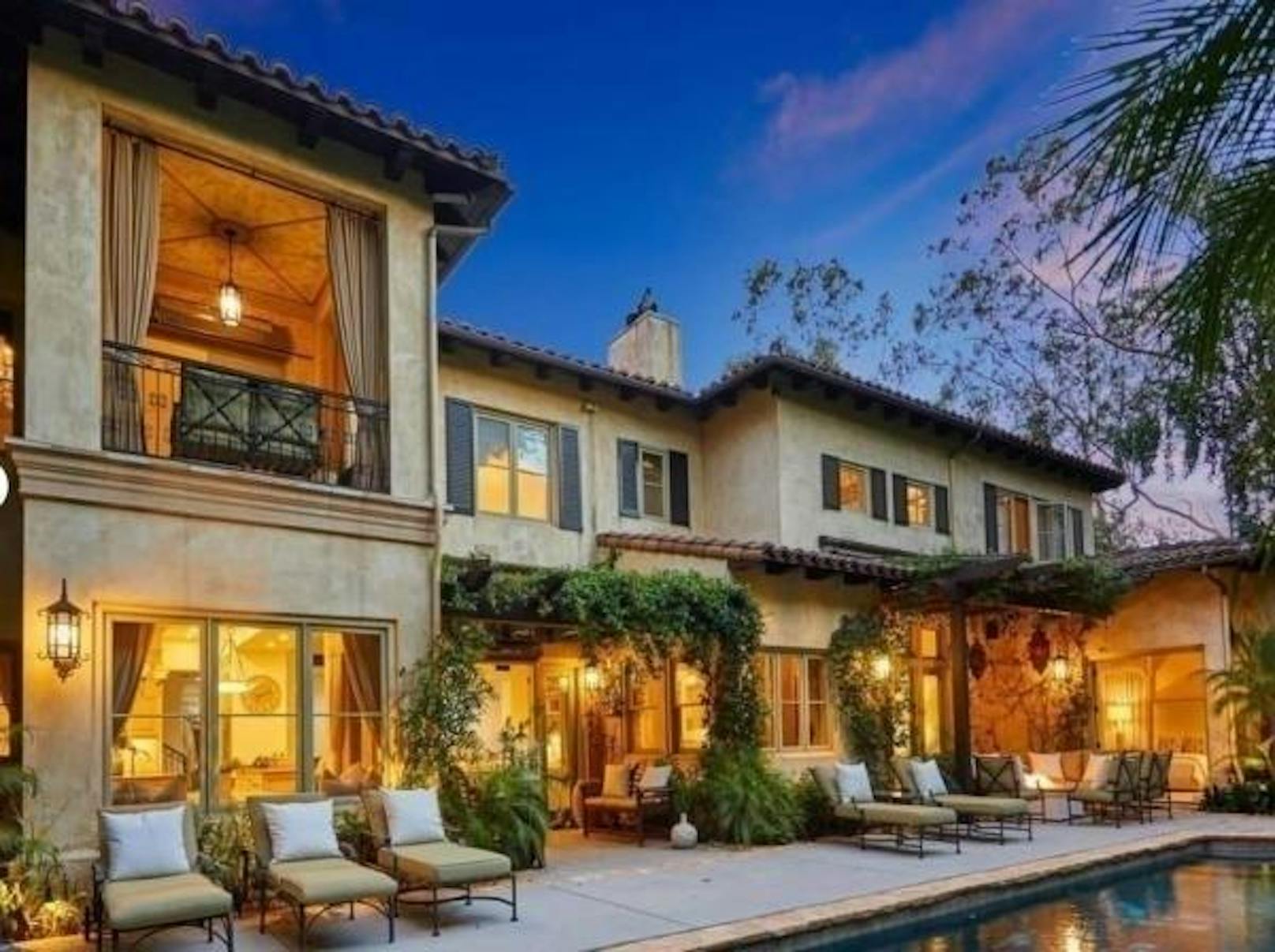 Die Villa steht in Beverly Hills, Los Angeles.