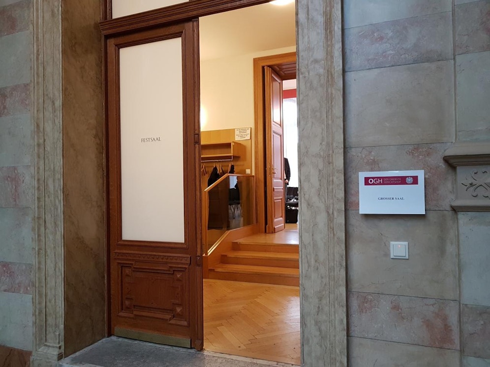 Der OGH entschied nun, einer Studentin den nassen Finger ins Ohr zu stecken ist Belästigung.