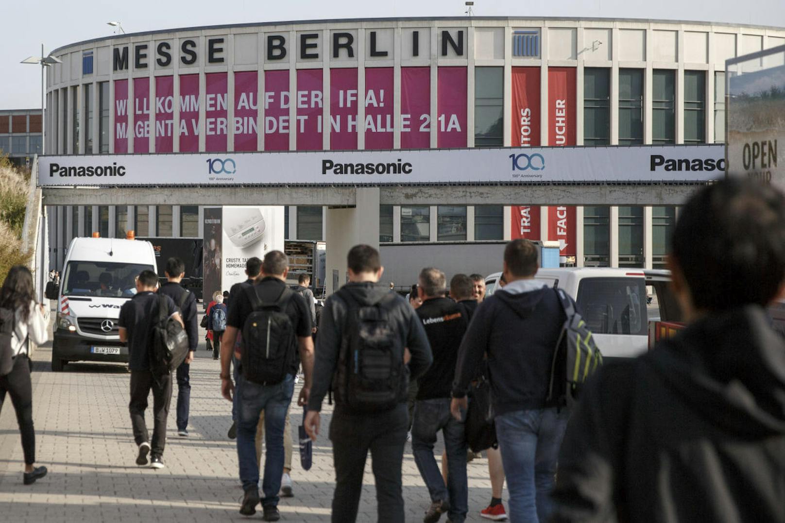 Die IFA ist die weltweit größte Messe für Elektrogeräte und Technik für den Privatkunden. Berlin steht sechs Tage lang im Zeichen der Großveranstaltung.