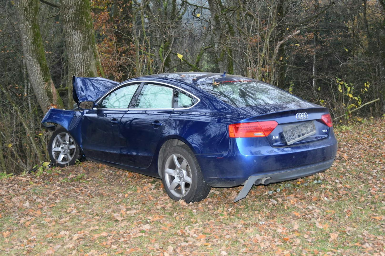 Der Lenker (23) des Audi A5 war nicht angegurtet. Er hatte keine Chance.