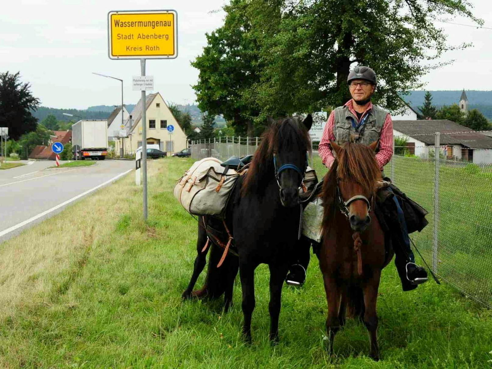 Pro Tag legte hans Watzl mit seinen beiden Islandpferden Solfari und Fluga gemütlich zwischen 17 und 35 Kilometer zurück.