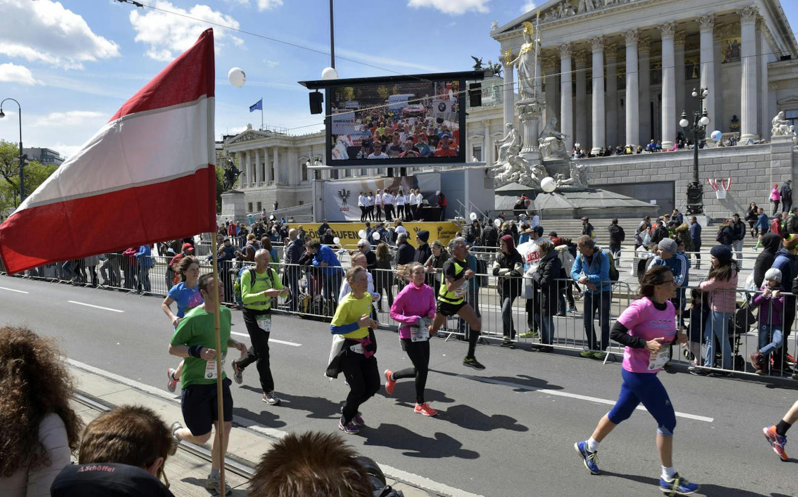 Mehr als 40.000 Teilnehmer aus mehr als 120 Nationen werden am Wochenende bei den Bewerben des Vienna City Marathon 2018 in der Wiener Innenstadt erwartet.