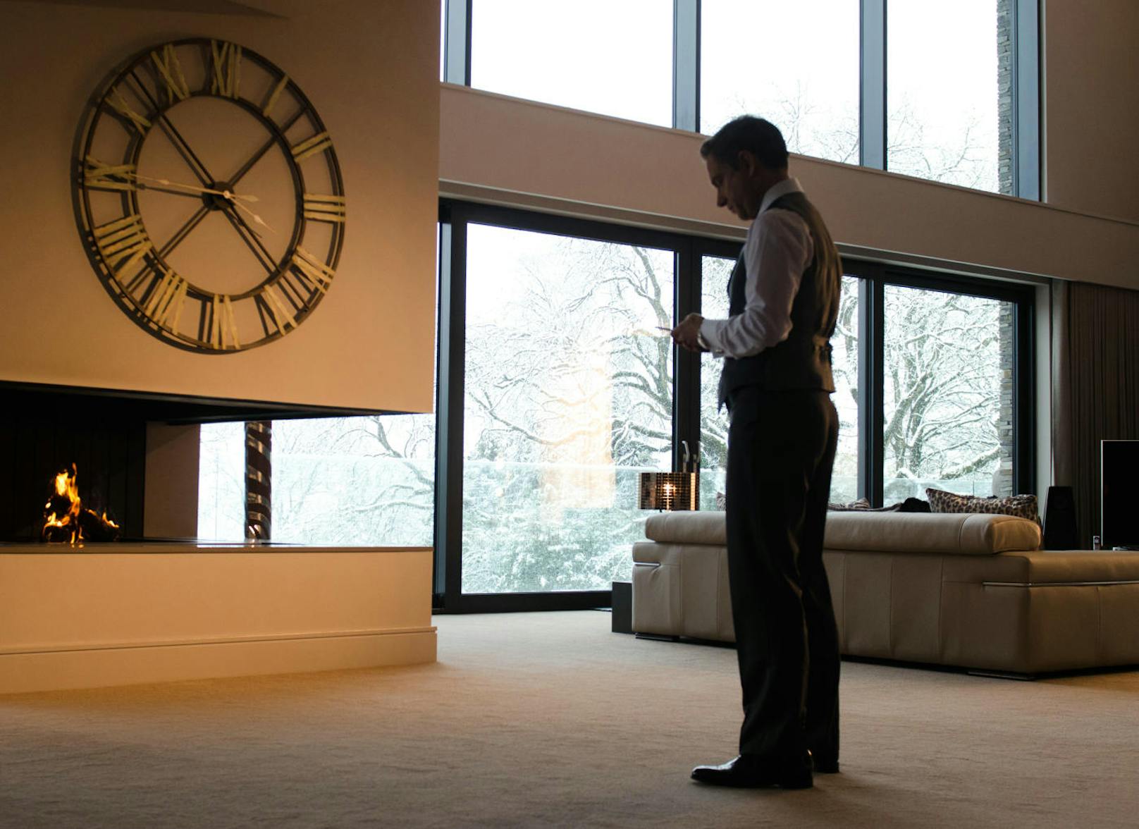 Mike Priddle (Martin Freeman) allein in seinem riesigen Haus. 